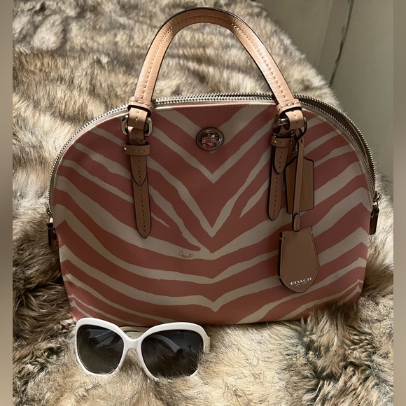 Pink and white rare Coach bag - Picture 5 of 5